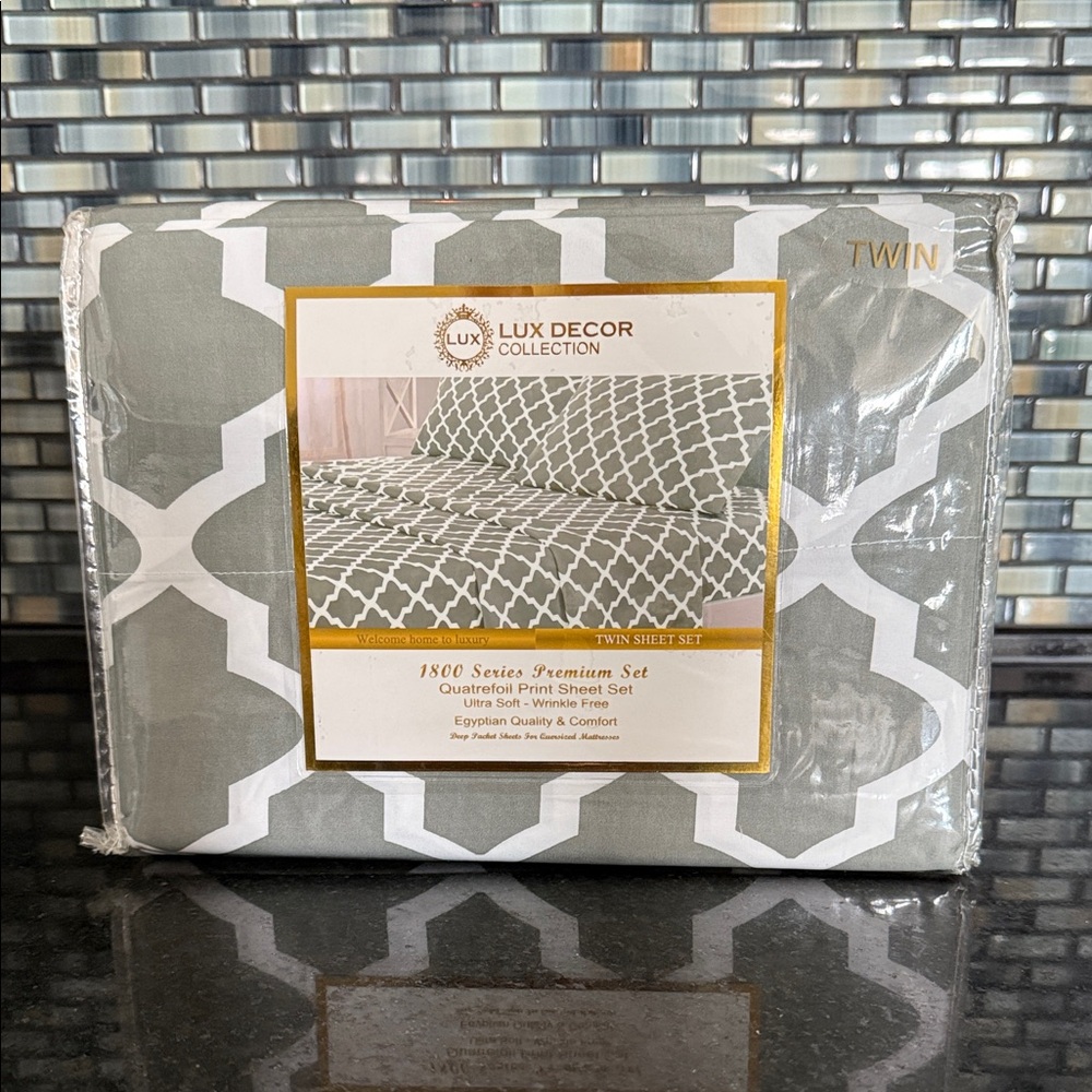 Lux Decor Collection Quatrefoil Print Twin Sheet Set